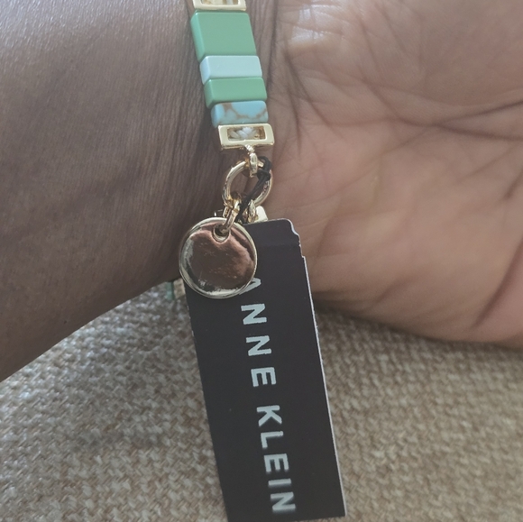 $38 Anne Klein Women Elegant Green Gold Bracelet Elastic New - Picture 3 of 8